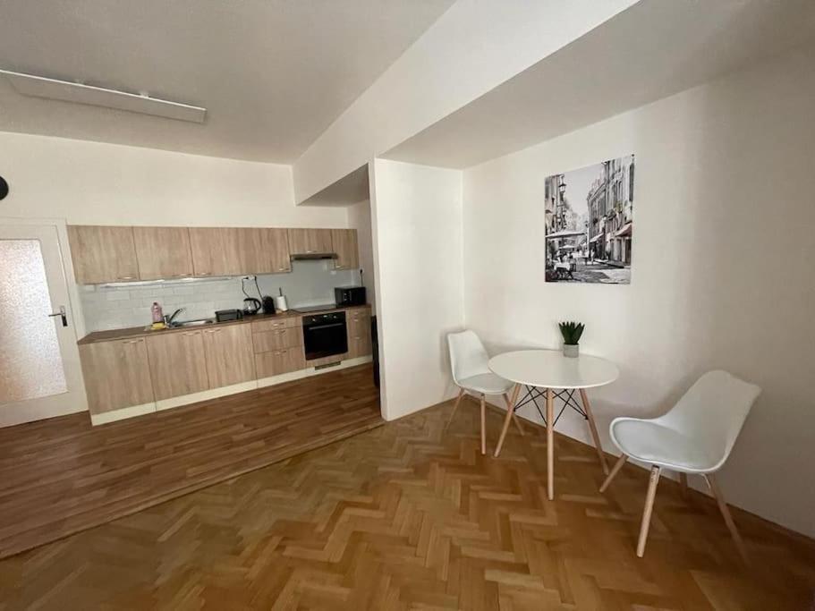 Prahabel - C15 Apartment Luaran gambar